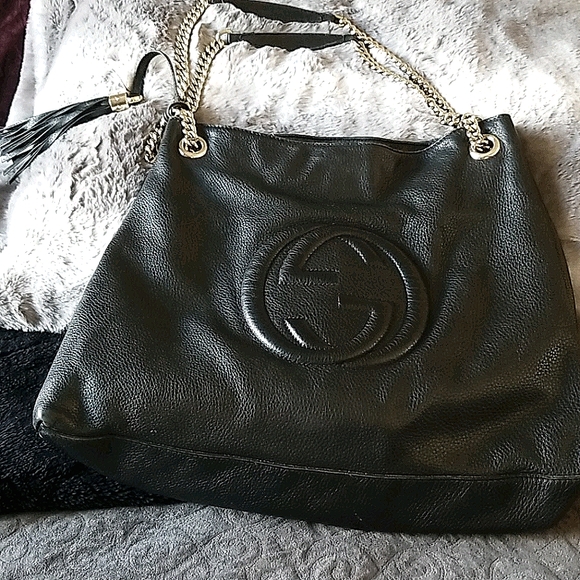 GUCCI ( AUTHENTIC ) LARGE PURSE / BAG....